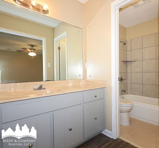 Building Photo - 2692 Dromedary Dr