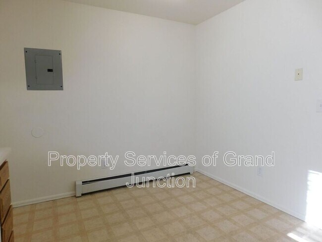 Building Photo - 433 Pendleton St