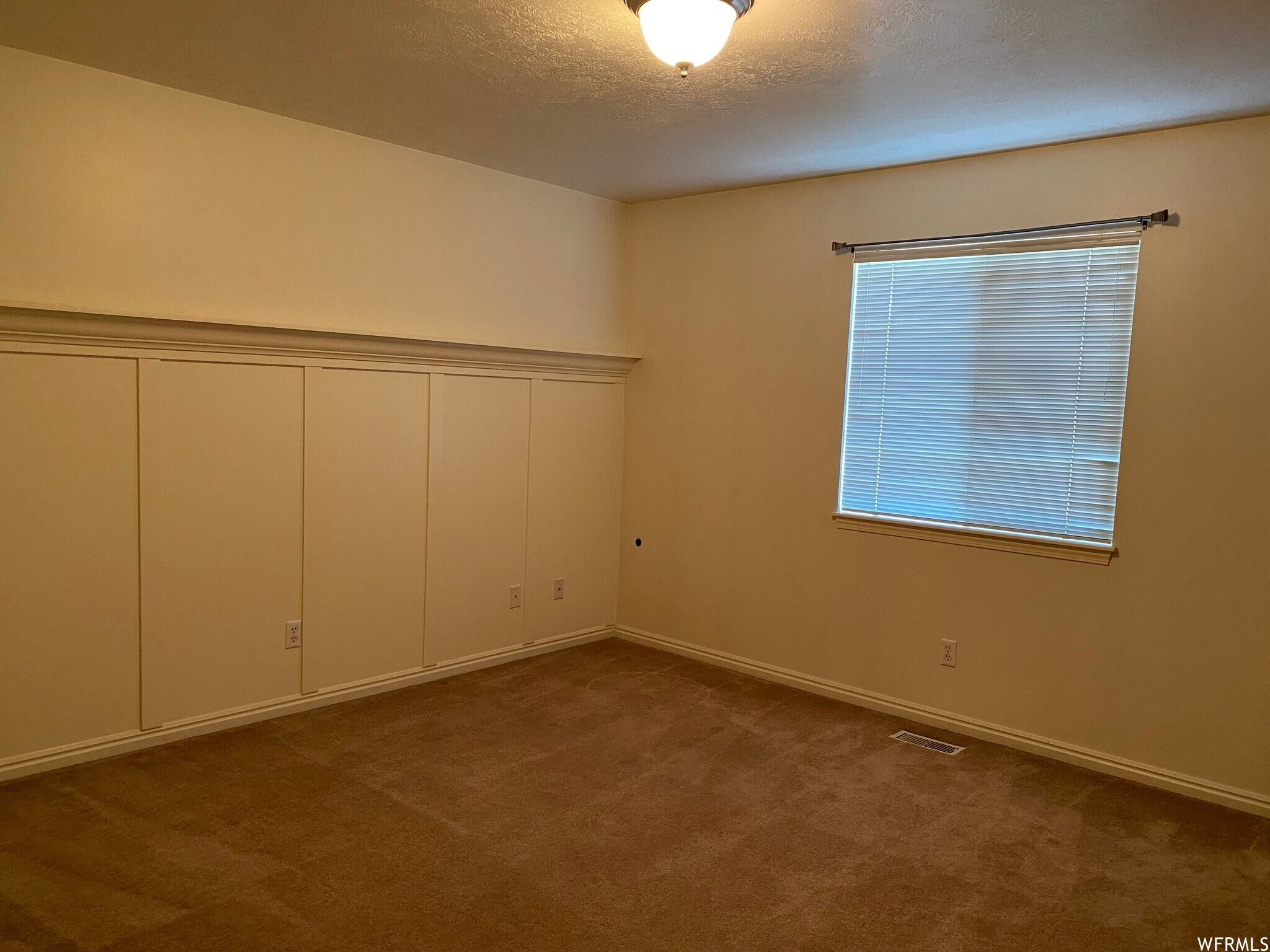 Building Photo - 1648 Talon Dr