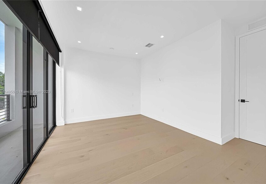 Building Photo - 2710 SW 34th Ave