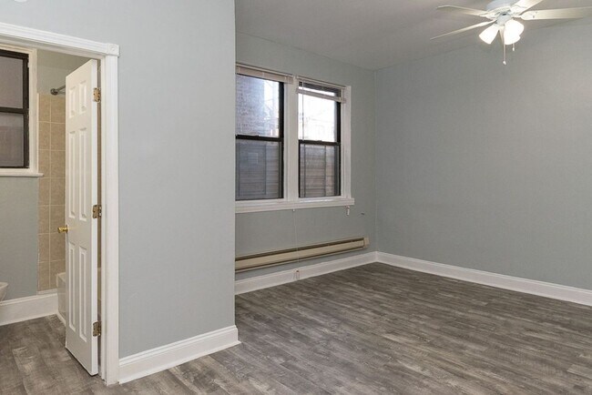 Building Photo - 4735 N Beacon St