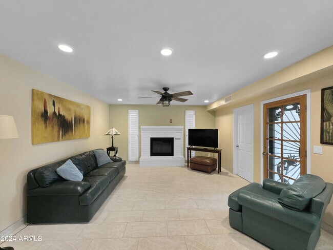 Building Photo - 15036 N Dogwood Ln