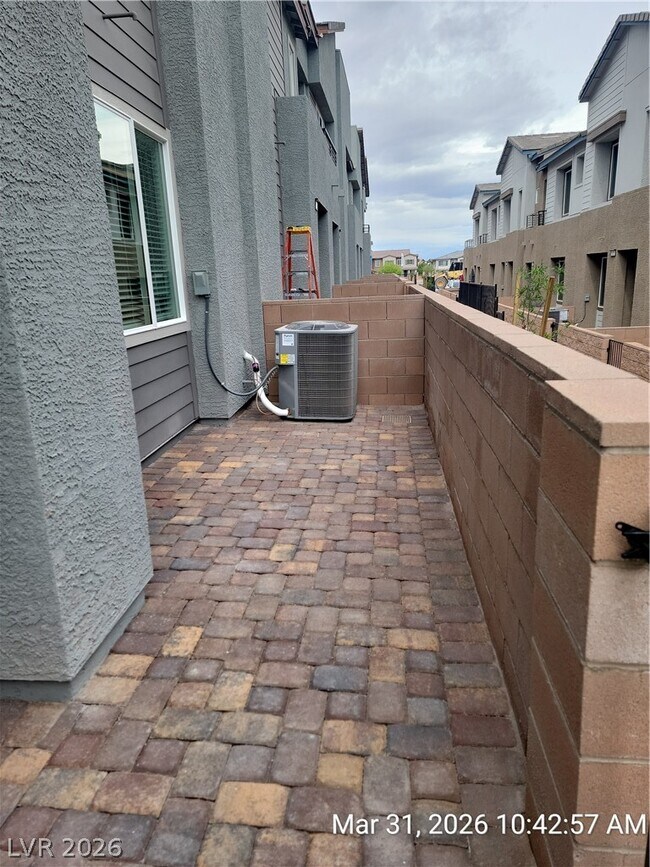 Building Photo - 1524 Maya Xing Ave