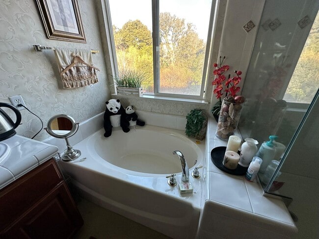 Building Photo - 1013 Ridgeview Dr