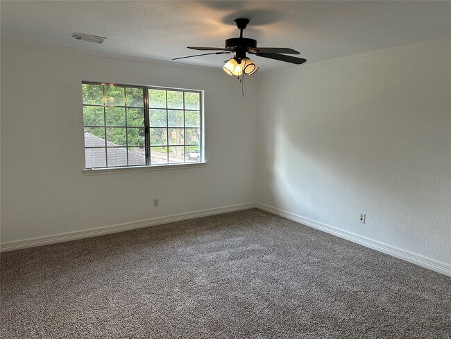 Building Photo - 2627 Double Lake Dr