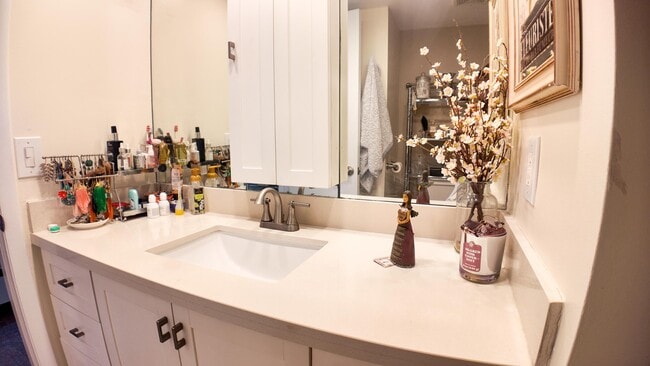 Building Photo - 4640 Lucerne Lakes Blvd W