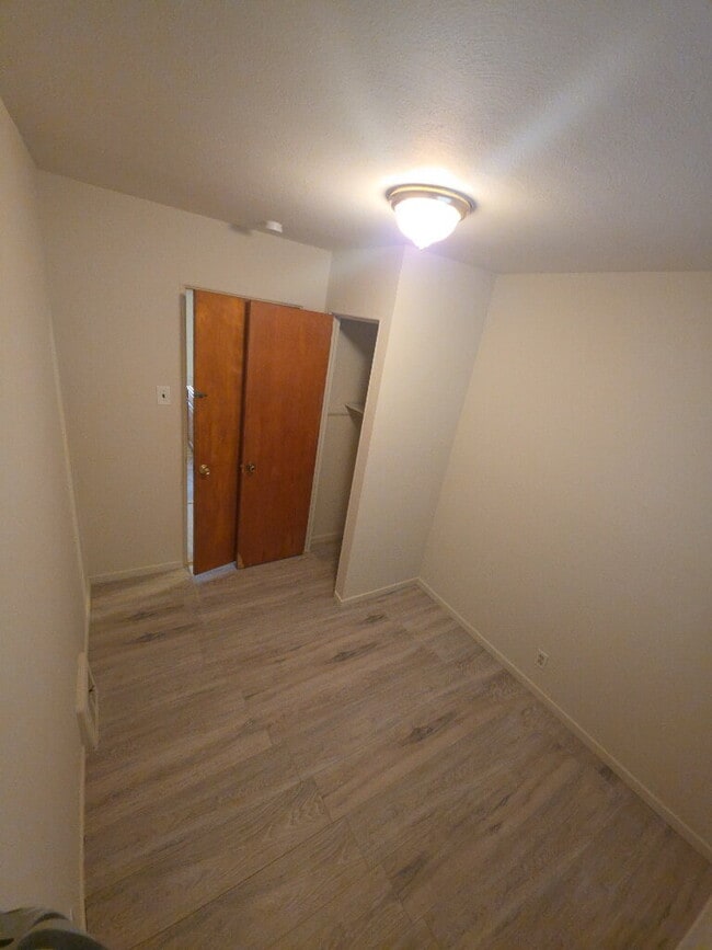 Building Photo - "Charming 3-Bed Gem on Perthshire Rd: Cozy Comfort in 1,033 Sq Ft!"