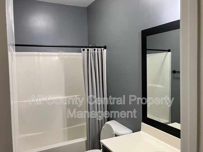 Building Photo - 1001 Aronimink Dr