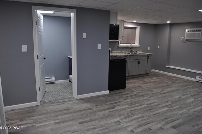 Building Photo - 25 Lizzy Ln