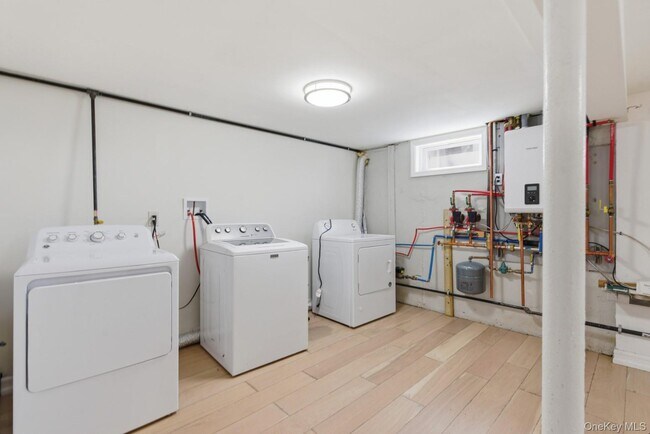 Building Photo - 1374 Prospect Ave