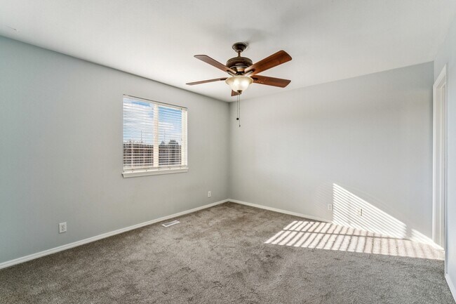 Building Photo - 7557 Arlington Dr