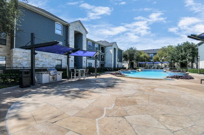 Building Photo - 6777 Sommerall Dr