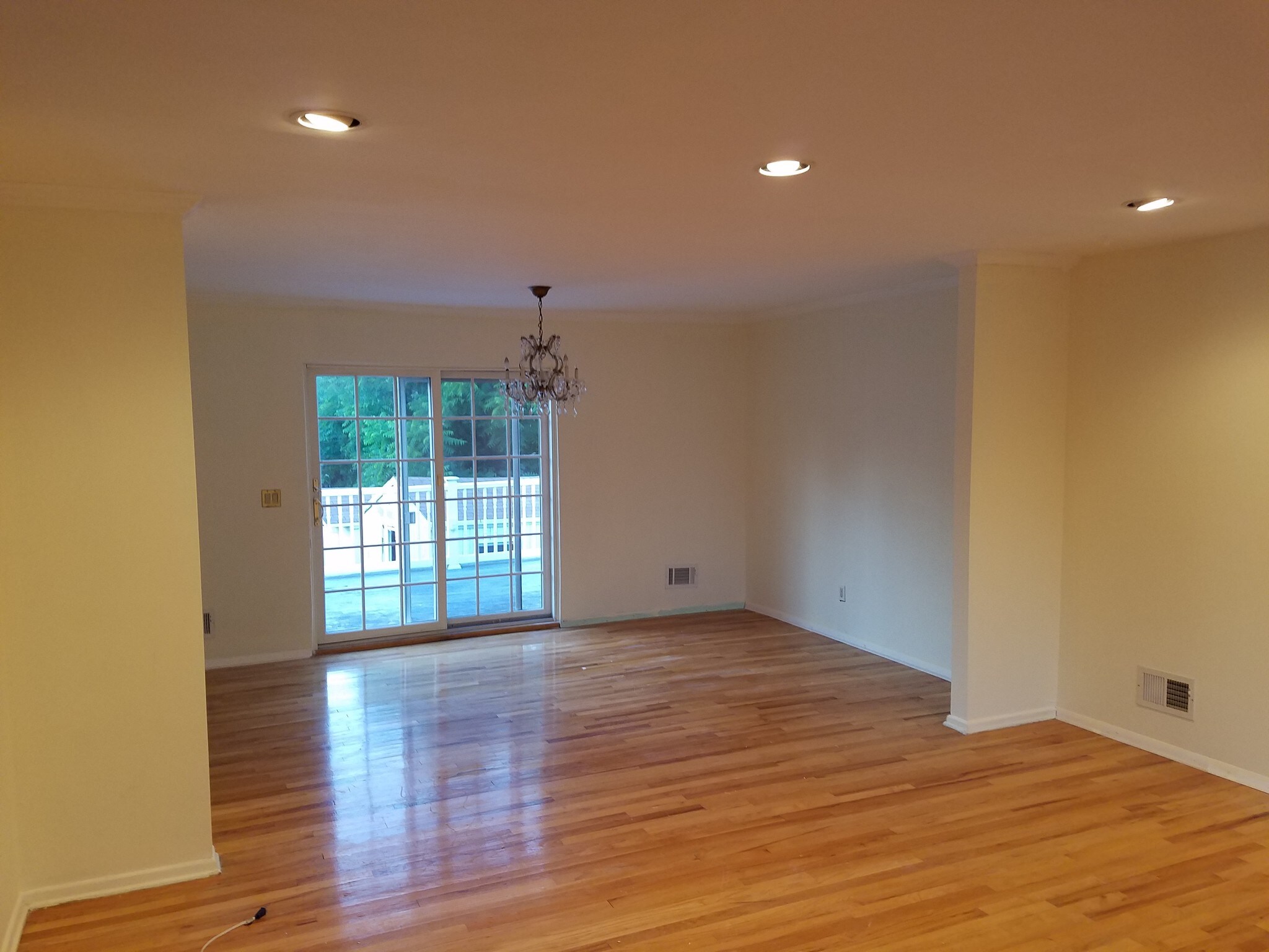 Building Photo - 32 Mitchell Ave