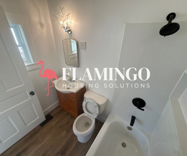 Building Photo - Newly Remodeled 3BR/2BA Home with Central Air & 2-Car Garage on Wayne Ave