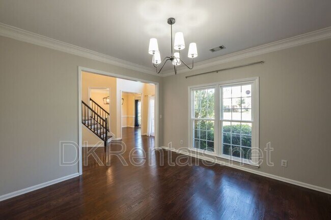 Building Photo - 2433 Gablewood Dr NE