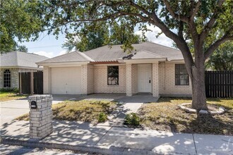 Building Photo - 3326 N 41 St Ln