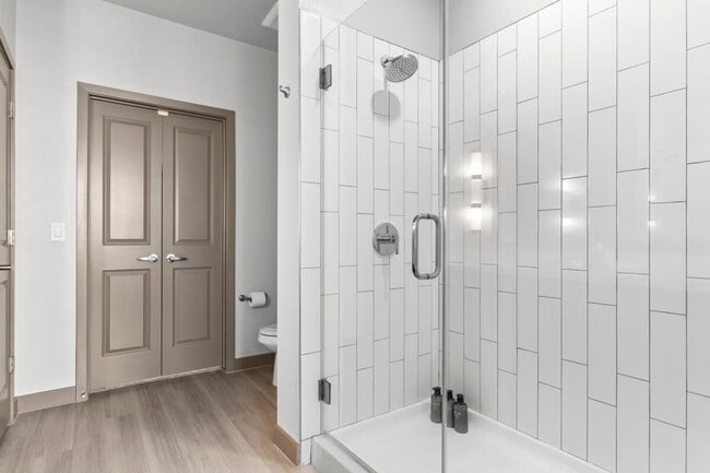 Building Photo - 390 N 2nd Ave