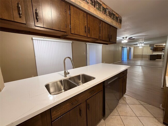 Building Photo - 14515 Wunderlich Dr