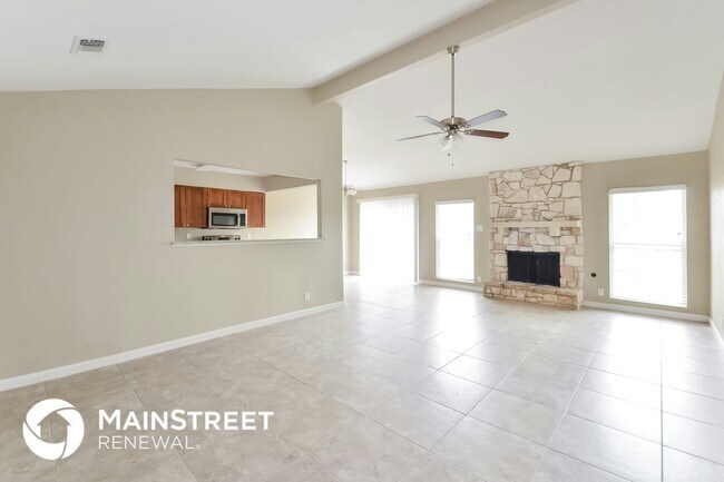 Building Photo - 7555 Lincoln Village Dr