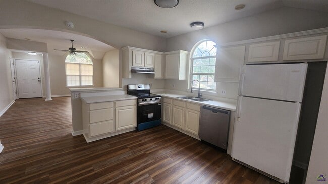 Building Photo - 80 Hamilton Woods Dr