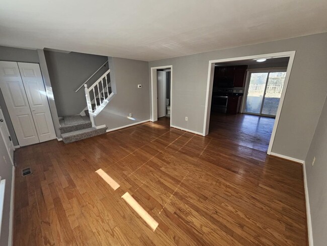 Building Photo - 4 Bedroom Townhouse in Baltimore County