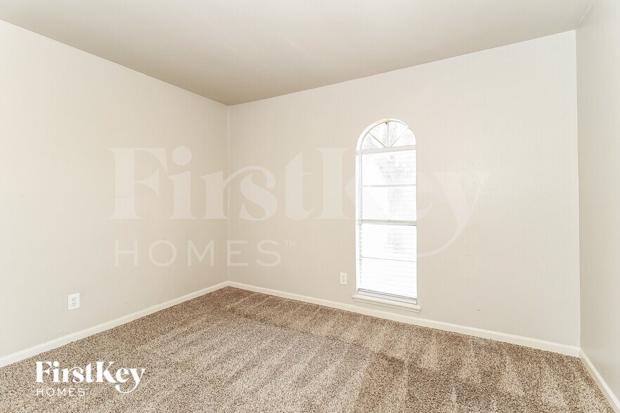 Building Photo - 2918 Rayswood Dr