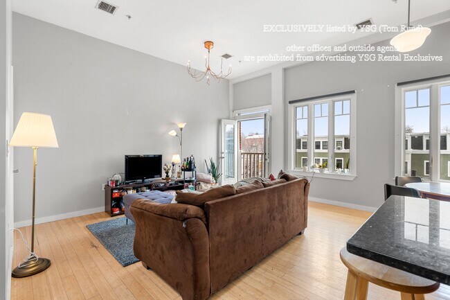 Building Photo - 1431 Tremont St