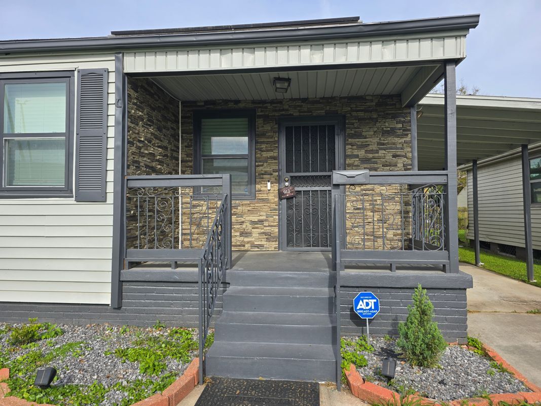 Building Photo - 912 Monticello Ave