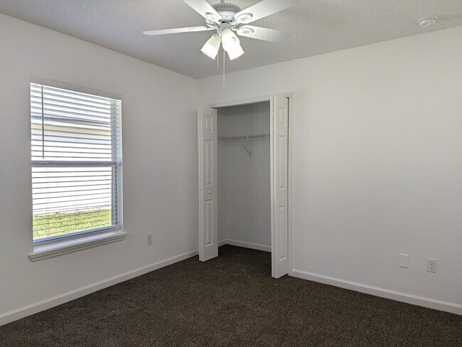 Building Photo - 124 Plantation Point Dr