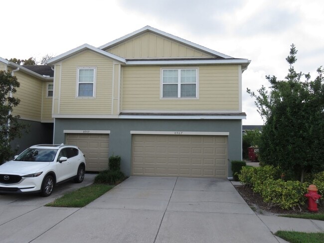 Primary Photo - Beautiful Townhouse 3/2.5/2cg $2300mo