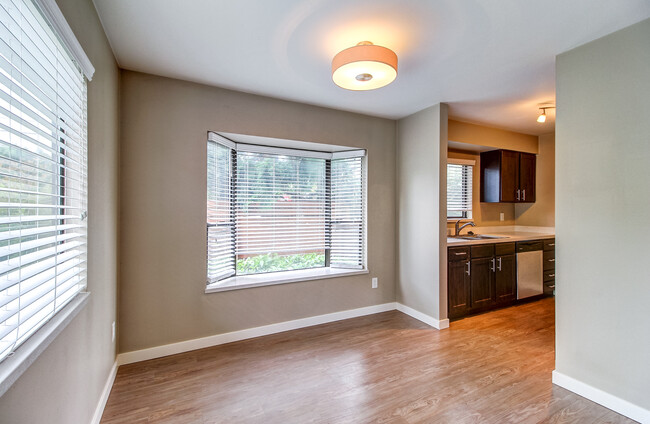 Building Photo - Alki 12 Apartments