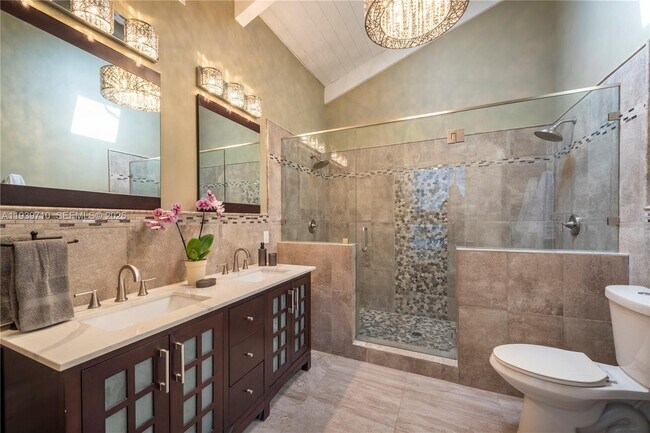 Building Photo - 1501 NE 24th St