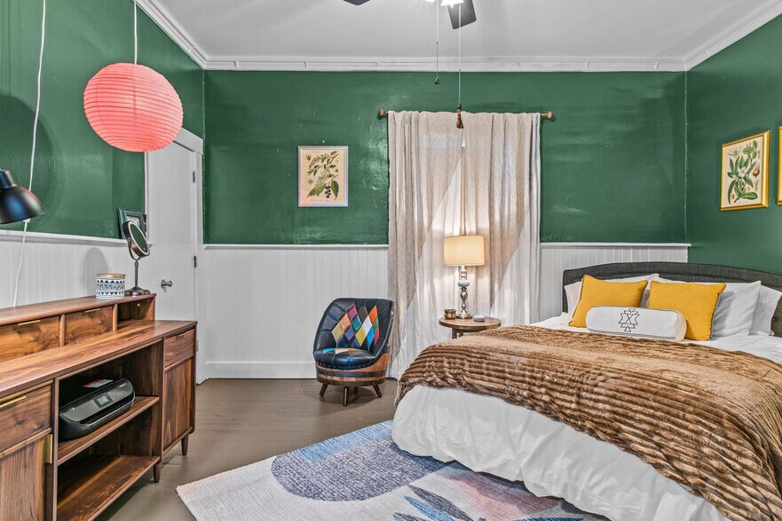 Building Photo - 133 Lenoir Ave