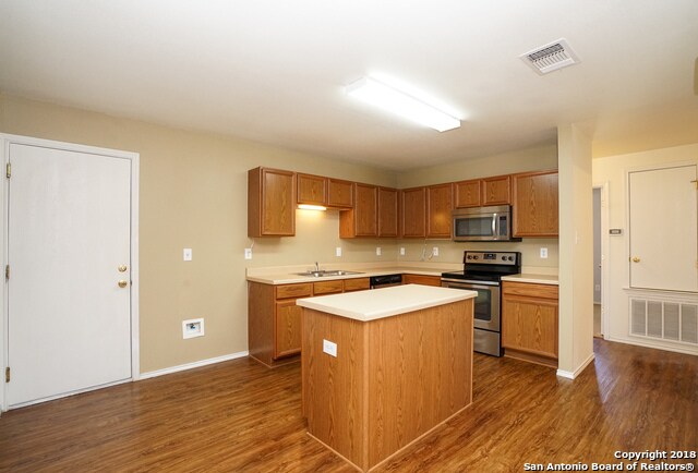 Building Photo - 10603 S Shaenridge