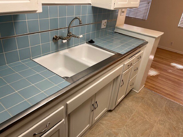 Building Photo - 3155 S Barrington Ave