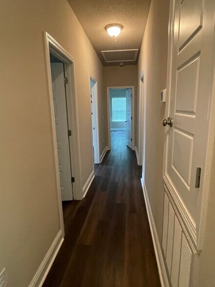 Building Photo - 6891 Spaniel Dr