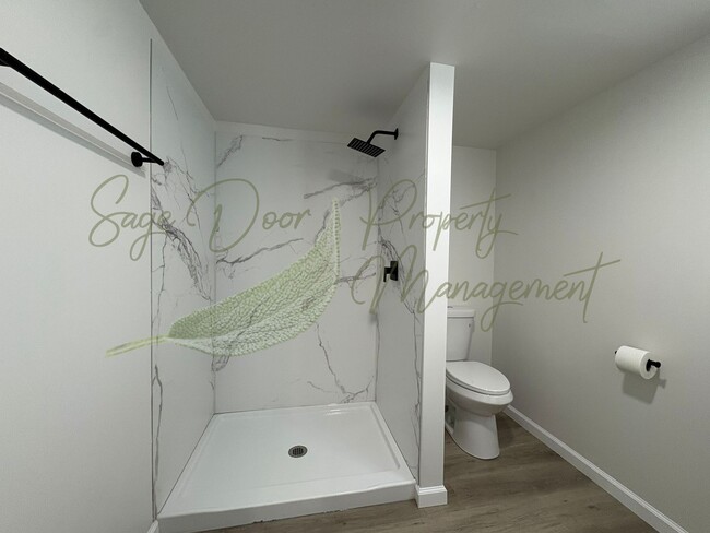 Building Photo - WELCOME HOME TO COMFORT & STYLE