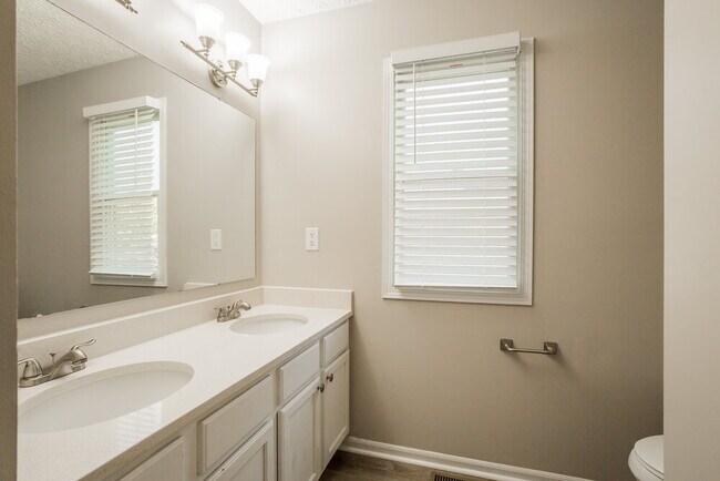 Building Photo - 3397 Brook Spring Dr