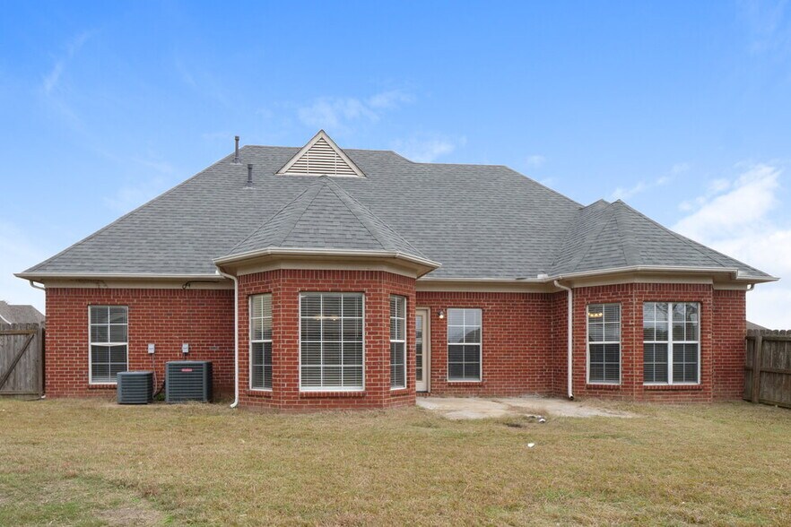 Building Photo - 5607 Antelope Cove