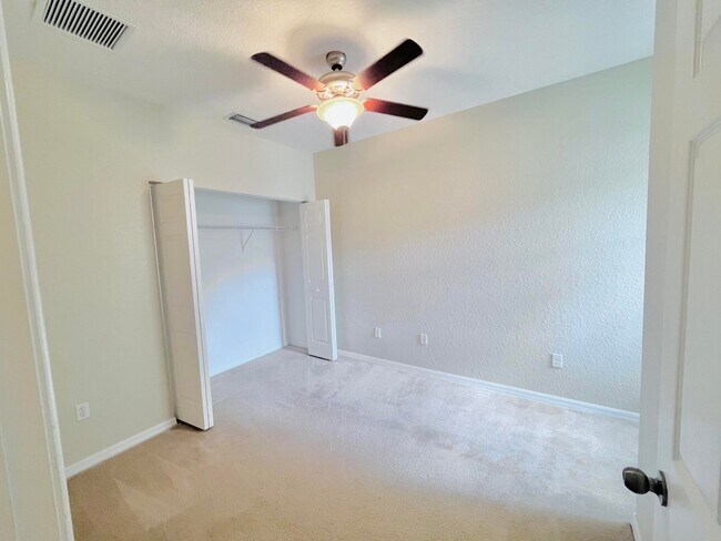 Building Photo - 5349 White Oleander