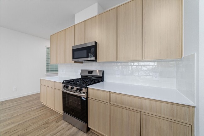 Building Photo - 3530 Blue Mockingbird St