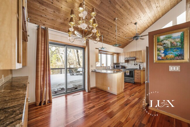 Building Photo - 2504 Sheffield Cir N