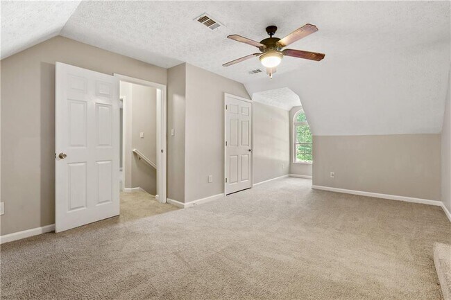 Building Photo - 1333 Laura Ln