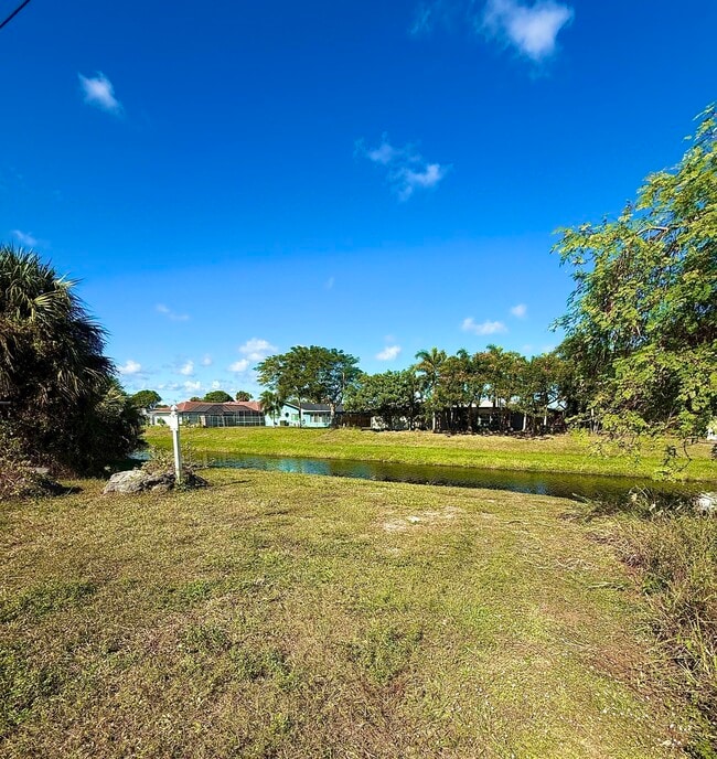 Building Photo - 3797 Roan Ct E