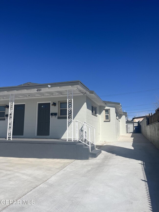 Building Photo - 4317 Yandell Dr