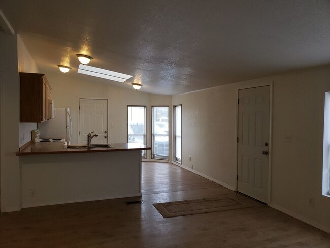 Building Photo - 3 bedroom 2 bath Mobile-home in Hayden