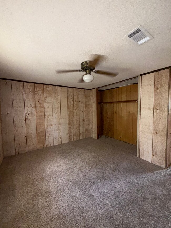 Building Photo - Oak Ridge Apartment