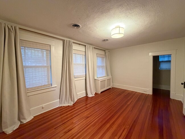 Building Photo - South Roanoke Charm!