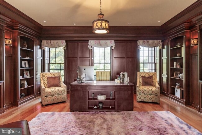 Building Photo - 200 Bridgeview Ln