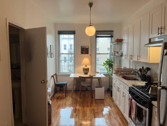 Building Photo - 151 Withers St